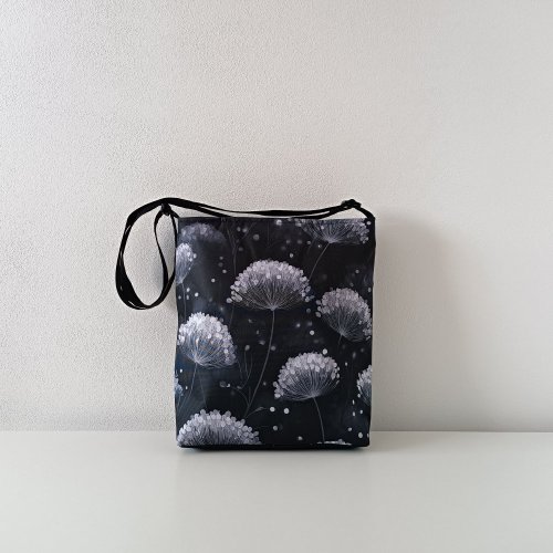 Crossbody kabelka - Černobílé pampelišky