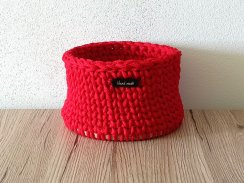 Háčkovaný košík kulatý průměr 15 cm, výska 9 cm, loppy, barva červená